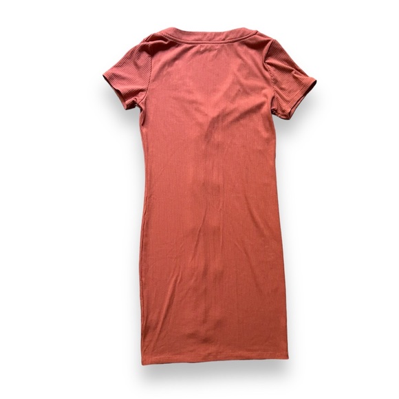 FASHION NOVA DRESS - Picture 3 of 4